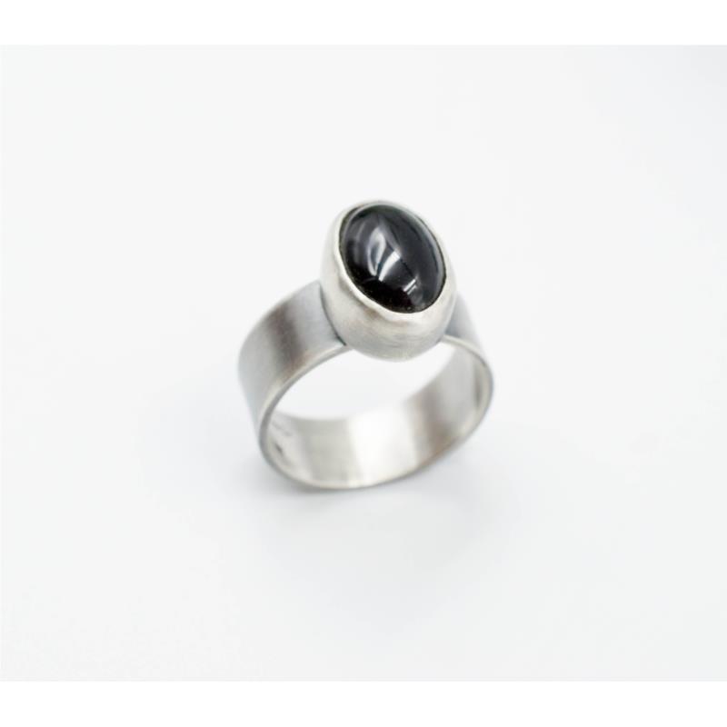 Ασημένιο δαχτυλίδι με μαύρη πέτρα (Μαύρο Όνυχα)