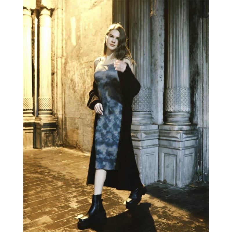 Nina γυναικείο μιντι φόρεμα με τιράντες 100% πολυεστερ